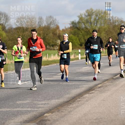 12.04.2026 - 45. Internationalen Wilhelmsburger Insellauf Dr. Thomas Lammeyer http://msf.ph/oto/9433450 12.04.2026 09:18:17 Laufen 3098, 5643, 3250, 2054, 2104, 2102, 2656 meine-sportfotos.de
