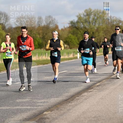 12.04.2026 - 45. Internationalen Wilhelmsburger Insellauf Dr. Thomas Lammeyer http://msf.ph/oto/9433454 12.04.2026 09:18:18 Laufen 5643, 3256, 2054, 2656, 2102, 2104 meine-sportfotos.de
