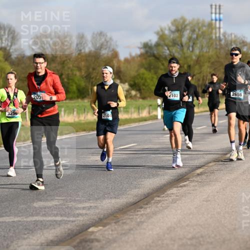 12.04.2026 - 45. Internationalen Wilhelmsburger Insellauf Dr. Thomas Lammeyer http://msf.ph/oto/9433455 12.04.2026 09:18:18 Laufen 325, 5643, 205, 2104, 2102, 2656 meine-sportfotos.de