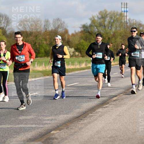 12.04.2026 - 45. Internationalen Wilhelmsburger Insellauf Dr. Thomas Lammeyer http://msf.ph/oto/9433456 12.04.2026 09:18:18 Laufen 5643, 3256, 2054, 2104, 2102, 2656 meine-sportfotos.de