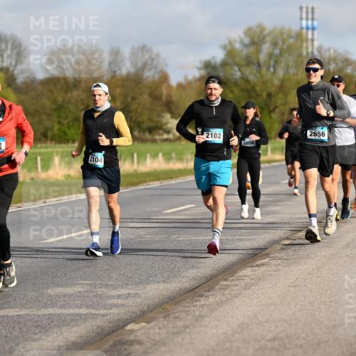 12.04.2026 - 45. Internationalen Wilhelmsburger Insellauf Dr. Thomas Lammeyer http://msf.ph/oto/9433461 12.04.2026 09:18:19 Laufen 3256, 2054, 2104, 2102, 5654, 2656 meine-sportfotos.de