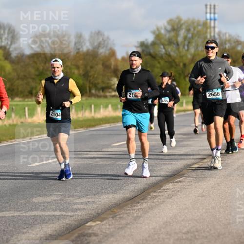 12.04.2026 - 45. Internationalen Wilhelmsburger Insellauf Dr. Thomas Lammeyer http://msf.ph/oto/9433463 12.04.2026 09:18:19 Laufen 2054, 2104, 216, 2656, 5654 meine-sportfotos.de