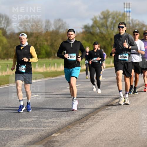 12.04.2026 - 45. Internationalen Wilhelmsburger Insellauf Dr. Thomas Lammeyer http://msf.ph/oto/9433465 12.04.2026 09:18:19 Laufen 2054, 2104, 2102, 5654, 2656 meine-sportfotos.de