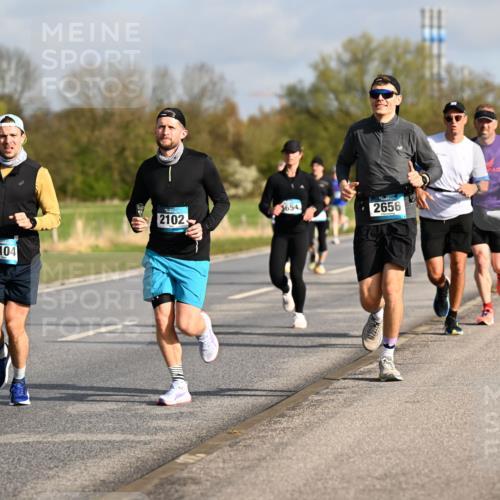 12.04.2026 - 45. Internationalen Wilhelmsburger Insellauf Dr. Thomas Lammeyer http://msf.ph/oto/9433469 12.04.2026 09:18:20 Laufen 2102, 2104, 654, 2656 meine-sportfotos.de