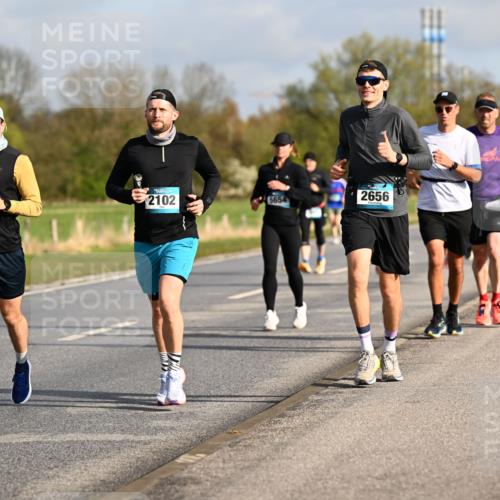 12.04.2026 - 45. Internationalen Wilhelmsburger Insellauf Dr. Thomas Lammeyer http://msf.ph/oto/9433470 12.04.2026 09:18:20 Laufen 2104, 2656, 2102, 5654 meine-sportfotos.de