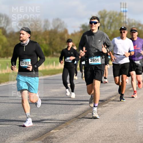12.04.2026 - 45. Internationalen Wilhelmsburger Insellauf Dr. Thomas Lammeyer http://msf.ph/oto/9433473 12.04.2026 09:18:21 Laufen 2104, 5654, 2656, 2102 meine-sportfotos.de