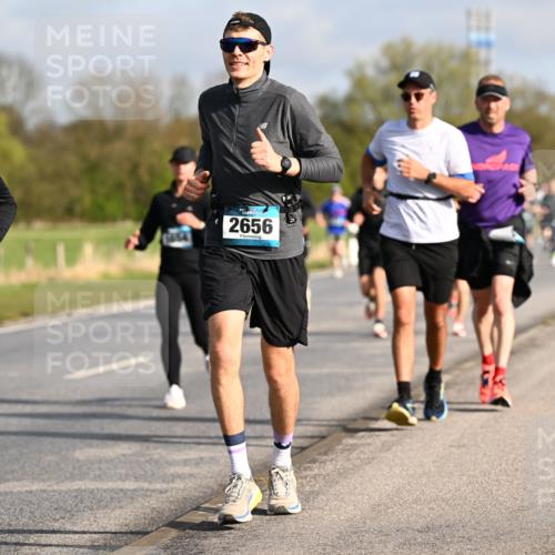 12.04.2026 - 45. Internationalen Wilhelmsburger Insellauf Dr. Thomas Lammeyer http://msf.ph/oto/9433480 12.04.2026 09:18:22 Laufen 2102, 2656 meine-sportfotos.de