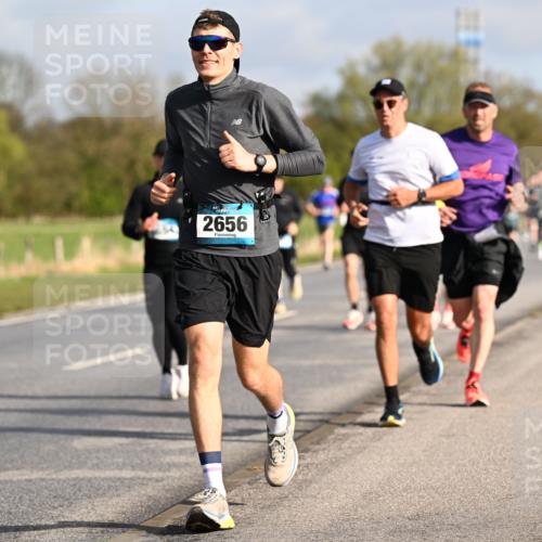12.04.2026 - 45. Internationalen Wilhelmsburger Insellauf Dr. Thomas Lammeyer http://msf.ph/oto/9433481 12.04.2026 09:18:22 Laufen 2102, 45, 2656 meine-sportfotos.de
