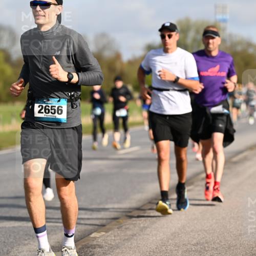 12.04.2026 - 45. Internationalen Wilhelmsburger Insellauf Dr. Thomas Lammeyer http://msf.ph/oto/9433484 12.04.2026 09:18:22 Laufen 2656 meine-sportfotos.de
