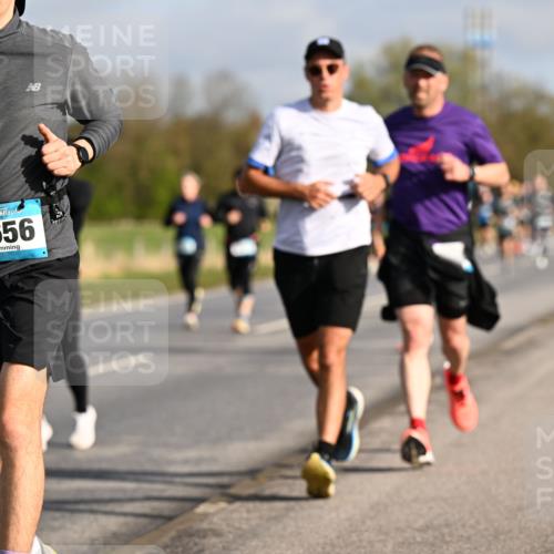 12.04.2026 - 45. Internationalen Wilhelmsburger Insellauf Dr. Thomas Lammeyer http://msf.ph/oto/9433486 12.04.2026 09:18:23 Laufen 2656 meine-sportfotos.de