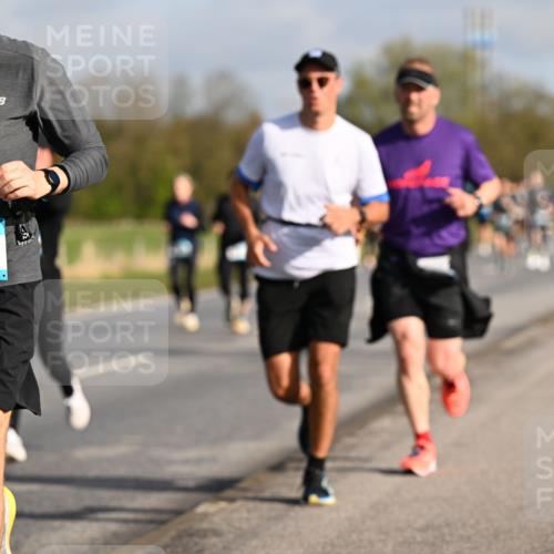 12.04.2026 - 45. Internationalen Wilhelmsburger Insellauf Dr. Thomas Lammeyer http://msf.ph/oto/9433487 12.04.2026 09:18:23 Laufen 45, 2656 meine-sportfotos.de