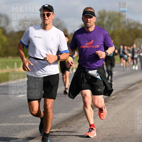 12.04.2026 - 45. Internationalen Wilhelmsburger Insellauf Dr. Thomas Lammeyer http://msf.ph/oto/9433491 12.04.2026 09:18:24 Laufen 5654 meine-sportfotos.de