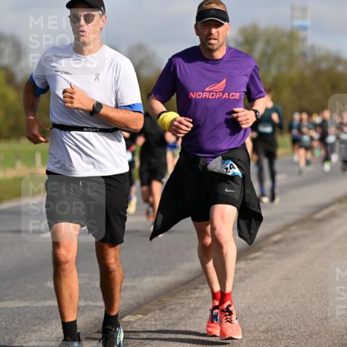 12.04.2026 - 45. Internationalen Wilhelmsburger Insellauf Dr. Thomas Lammeyer http://msf.ph/oto/9433492 12.04.2026 09:18:24 Laufen 654, 24 meine-sportfotos.de