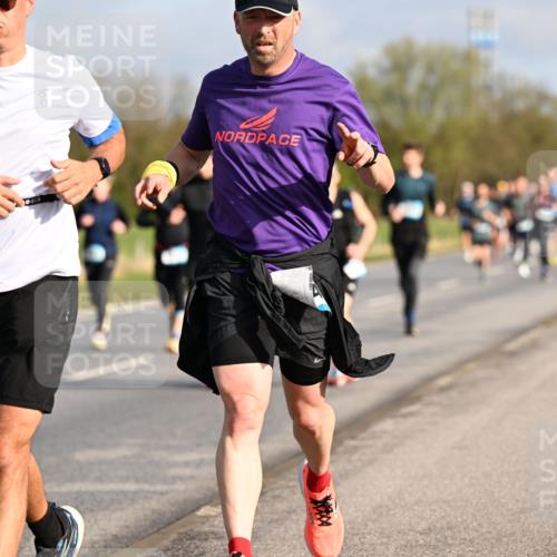 12.04.2026 - 45. Internationalen Wilhelmsburger Insellauf Dr. Thomas Lammeyer http://msf.ph/oto/9433494 12.04.2026 09:18:24 Laufen  meine-sportfotos.de