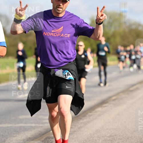 12.04.2026 - 45. Internationalen Wilhelmsburger Insellauf Dr. Thomas Lammeyer http://msf.ph/oto/9433496 12.04.2026 09:18:25 Laufen 24 meine-sportfotos.de