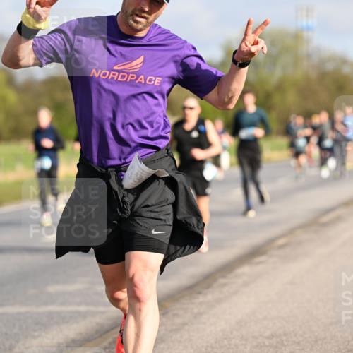 12.04.2026 - 45. Internationalen Wilhelmsburger Insellauf Dr. Thomas Lammeyer http://msf.ph/oto/9433497 12.04.2026 09:18:25 Laufen  meine-sportfotos.de