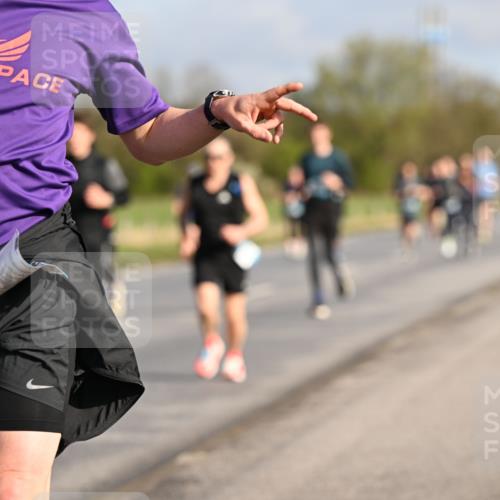 12.04.2026 - 45. Internationalen Wilhelmsburger Insellauf Dr. Thomas Lammeyer http://msf.ph/oto/9433500 12.04.2026 09:18:25 Laufen  meine-sportfotos.de