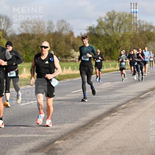 12.04.2026 - 45. Internationalen Wilhelmsburger Insellauf Dr. Thomas Lammeyer http://msf.ph/oto/9433504 12.04.2026 09:18:26 Laufen 39, 3887, 3653 meine-sportfotos.de