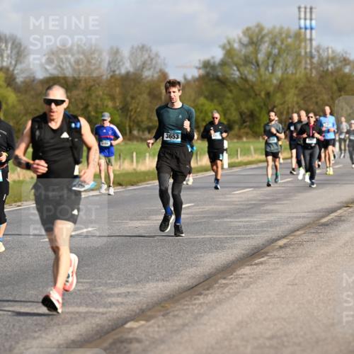 12.04.2026 - 45. Internationalen Wilhelmsburger Insellauf Dr. Thomas Lammeyer http://msf.ph/oto/9433508 12.04.2026 09:18:27 Laufen 3887, 3653 meine-sportfotos.de
