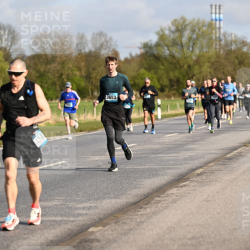12.04.2026 - 45. Internationalen Wilhelmsburger Insellauf Dr. Thomas Lammeyer http://msf.ph/oto/9433510 12.04.2026 09:18:27 Laufen 23, 3887, 3653 meine-sportfotos.de
