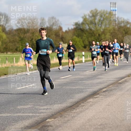 12.04.2026 - 45. Internationalen Wilhelmsburger Insellauf Dr. Thomas Lammeyer http://msf.ph/oto/9433513 12.04.2026 09:18:28 Laufen 333, 3653 meine-sportfotos.de