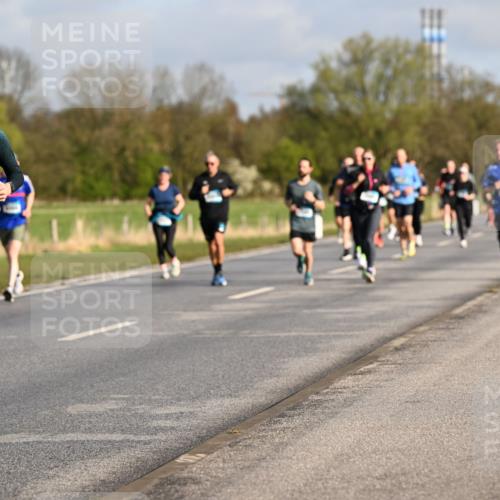 12.04.2026 - 45. Internationalen Wilhelmsburger Insellauf Dr. Thomas Lammeyer http://msf.ph/oto/9433526 12.04.2026 09:18:29 Laufen 3653 meine-sportfotos.de