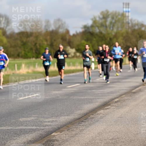 12.04.2026 - 45. Internationalen Wilhelmsburger Insellauf Dr. Thomas Lammeyer http://msf.ph/oto/9433527 12.04.2026 09:18:30 Laufen 3653 meine-sportfotos.de