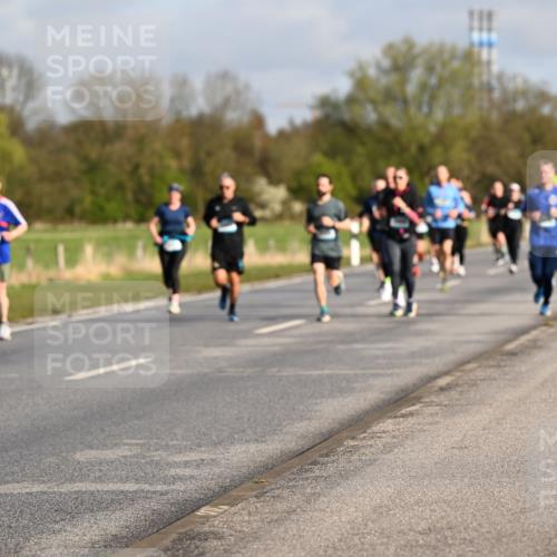 12.04.2026 - 45. Internationalen Wilhelmsburger Insellauf Dr. Thomas Lammeyer http://msf.ph/oto/9433528 12.04.2026 09:18:30 Laufen 3653 meine-sportfotos.de