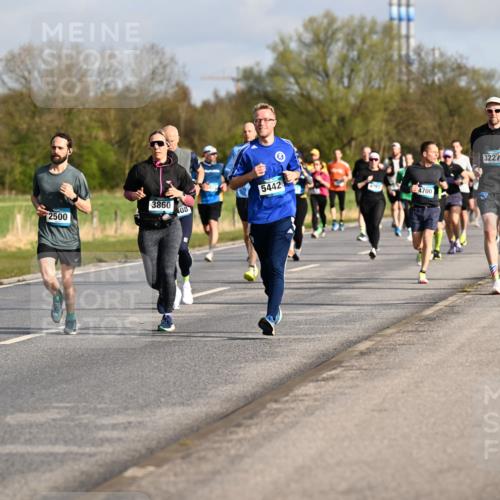 12.04.2026 - 45. Internationalen Wilhelmsburger Insellauf Dr. Thomas Lammeyer http://msf.ph/oto/9433536 12.04.2026 09:18:33 Laufen 2911, 4982, 3860, 2500, 08, 5442, 4700, 3227, 4785 meine-sportfotos.de