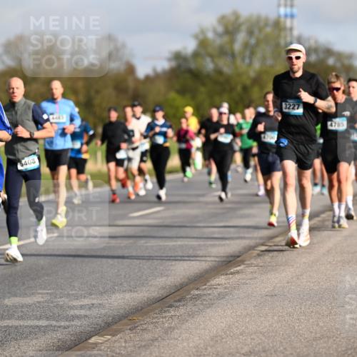12.04.2026 - 45. Internationalen Wilhelmsburger Insellauf Dr. Thomas Lammeyer http://msf.ph/oto/9433554 12.04.2026 09:18:36 Laufen 0, 5442, 5408, 3227, 4785 meine-sportfotos.de
