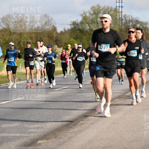 12.04.2026 - 45. Internationalen Wilhelmsburger Insellauf Dr. Thomas Lammeyer http://msf.ph/oto/9433562 12.04.2026 09:18:37 Laufen 408, 4483, 5033, 3, 4785, 0, 4762, 470, 5270, 5041, 1772, 2732, 71 meine-sportfotos.de