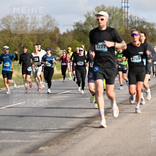 12.04.2026 - 45. Internationalen Wilhelmsburger Insellauf Dr. Thomas Lammeyer http://msf.ph/oto/9433564 12.04.2026 09:18:38 Laufen 08, 4483, 5033, 2732, 857, 4785, 5041, 3772, 4762, 5270 meine-sportfotos.de