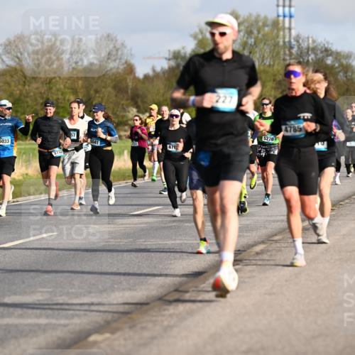 12.04.2026 - 45. Internationalen Wilhelmsburger Insellauf Dr. Thomas Lammeyer http://msf.ph/oto/9433565 12.04.2026 09:18:38 Laufen 4483, 5033, 5041, 12, 476, 2732, 227, 5270, 4785 meine-sportfotos.de