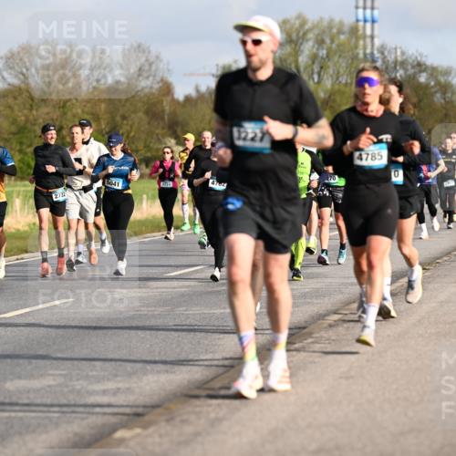 12.04.2026 - 45. Internationalen Wilhelmsburger Insellauf Dr. Thomas Lammeyer http://msf.ph/oto/9433567 12.04.2026 09:18:38 Laufen 4483, 5033, 2732, 5041, 3772, 4702, 1227, 4785, 270, 10 meine-sportfotos.de