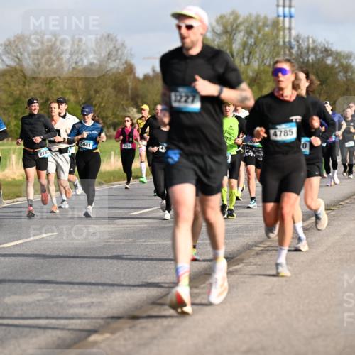 12.04.2026 - 45. Internationalen Wilhelmsburger Insellauf Dr. Thomas Lammeyer http://msf.ph/oto/9433568 12.04.2026 09:18:38 Laufen 483, 5032, 2732, 4785, 02, 5041, 20, 3772, 47 meine-sportfotos.de