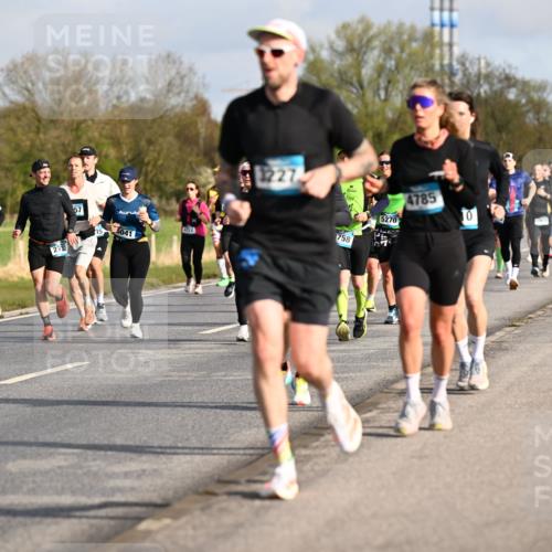 12.04.2026 - 45. Internationalen Wilhelmsburger Insellauf Dr. Thomas Lammeyer http://msf.ph/oto/9433569 12.04.2026 09:18:38 Laufen 5033, 57, 5041, 42, 1227, 758, 5270, 4785 meine-sportfotos.de