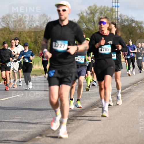 12.04.2026 - 45. Internationalen Wilhelmsburger Insellauf Dr. Thomas Lammeyer http://msf.ph/oto/9433572 12.04.2026 09:18:39 Laufen 5033, 2732, 5041, 3772, 3227, 4700, 4785, 0 meine-sportfotos.de