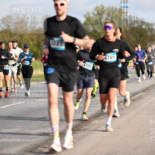 12.04.2026 - 45. Internationalen Wilhelmsburger Insellauf Dr. Thomas Lammeyer http://msf.ph/oto/9433573 12.04.2026 09:18:39 Laufen 5033, 5041, 371, 2732, 1227, 4700, 4785 meine-sportfotos.de