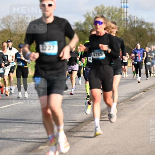 12.04.2026 - 45. Internationalen Wilhelmsburger Insellauf Dr. Thomas Lammeyer http://msf.ph/oto/9433575 12.04.2026 09:18:39 Laufen 5033, 635, 2732, 5041, 1227, 4785 meine-sportfotos.de