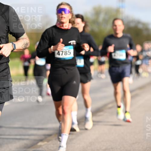 12.04.2026 - 45. Internationalen Wilhelmsburger Insellauf Dr. Thomas Lammeyer http://msf.ph/oto/9433581 12.04.2026 09:18:40 Laufen 3227, 4785 meine-sportfotos.de