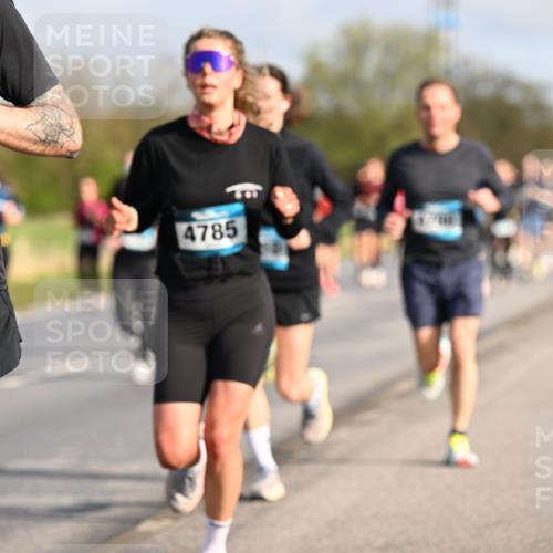 12.04.2026 - 45. Internationalen Wilhelmsburger Insellauf Dr. Thomas Lammeyer http://msf.ph/oto/9433582 12.04.2026 09:18:40 Laufen 45, 227, 4785 meine-sportfotos.de