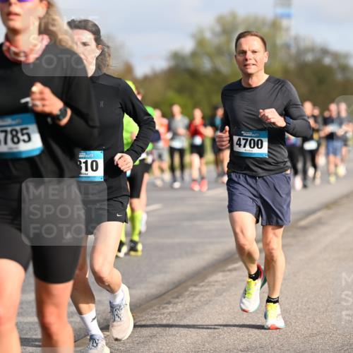 12.04.2026 - 45. Internationalen Wilhelmsburger Insellauf Dr. Thomas Lammeyer http://msf.ph/oto/9433586 12.04.2026 09:18:41 Laufen 4785, 310, 4700 meine-sportfotos.de