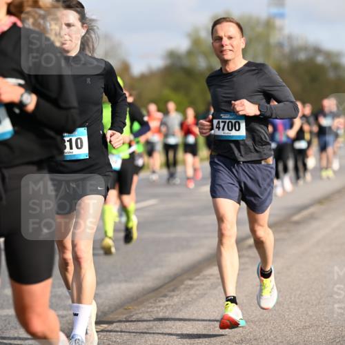 12.04.2026 - 45. Internationalen Wilhelmsburger Insellauf Dr. Thomas Lammeyer http://msf.ph/oto/9433587 12.04.2026 09:18:41 Laufen 4785, 10, 4700 meine-sportfotos.de