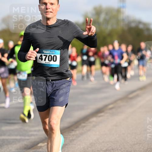 12.04.2026 - 45. Internationalen Wilhelmsburger Insellauf Dr. Thomas Lammeyer http://msf.ph/oto/9433592 12.04.2026 09:18:42 Laufen 4700 meine-sportfotos.de