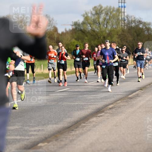 12.04.2026 - 45. Internationalen Wilhelmsburger Insellauf Dr. Thomas Lammeyer http://msf.ph/oto/9433596 12.04.2026 09:18:43 Laufen 7100, 4424, 4682, 5006, 2075, 3493, 356, 5251, 5347 meine-sportfotos.de