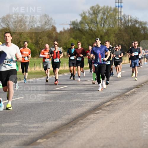 12.04.2026 - 45. Internationalen Wilhelmsburger Insellauf Dr. Thomas Lammeyer http://msf.ph/oto/9433599 12.04.2026 09:18:43 Laufen 4758, 4490, 5006, 4424, 2075, 4682, 3493, 3563, 251 meine-sportfotos.de