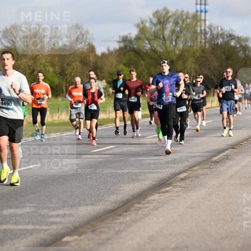 12.04.2026 - 45. Internationalen Wilhelmsburger Insellauf Dr. Thomas Lammeyer http://msf.ph/oto/9433600 12.04.2026 09:18:44 Laufen 3758, 4490, 500, 500, 207, 4424, 4682, 3493, 3563 meine-sportfotos.de