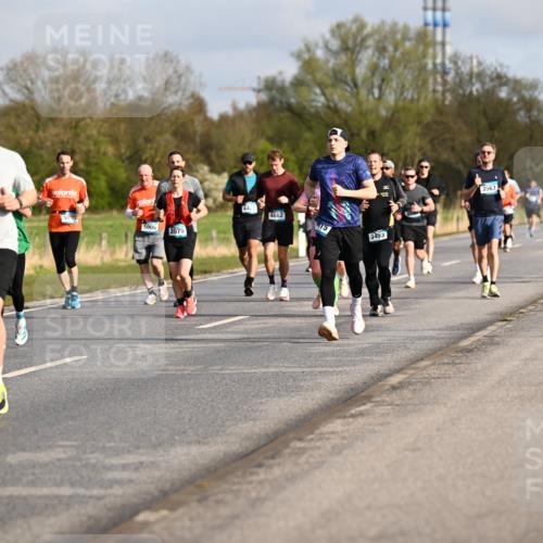 12.04.2026 - 45. Internationalen Wilhelmsburger Insellauf Dr. Thomas Lammeyer http://msf.ph/oto/9433603 12.04.2026 09:18:44 Laufen 4490, 5009, 5006, 2075, 4682, 3493, 3563, 5251 meine-sportfotos.de