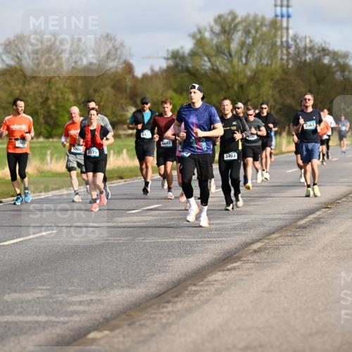 12.04.2026 - 45. Internationalen Wilhelmsburger Insellauf Dr. Thomas Lammeyer http://msf.ph/oto/9433606 12.04.2026 09:18:45 Laufen 4490, 500, 5006, 2075, 4682, 3493, 3563 meine-sportfotos.de