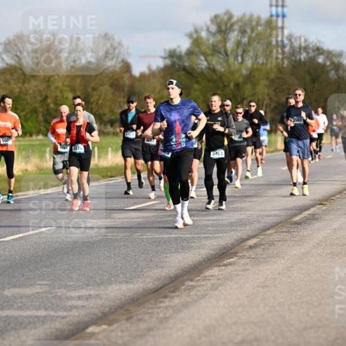 12.04.2026 - 45. Internationalen Wilhelmsburger Insellauf Dr. Thomas Lammeyer http://msf.ph/oto/9433609 12.04.2026 09:18:45 Laufen 490, 500, 500, 2075, 4424, 4682, 3493, 3563, 5251 meine-sportfotos.de